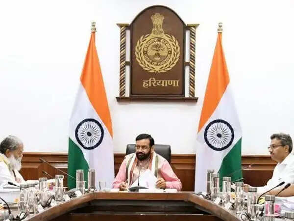 Haryana के 8 विधायक बोले - अफसरशाही बेलगाम, न फोन उठाते, न कार्यक्रम में बुलाते