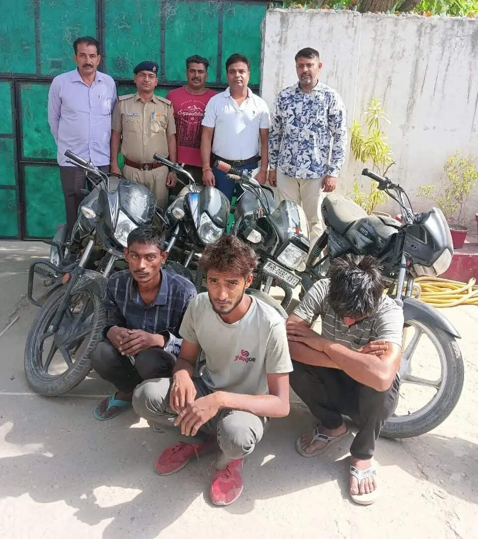 BIKE चोर गिरोह के 3 सदस्य गिरफ्तार, आरोपियों से चोरी की 4 बाइक बरामद