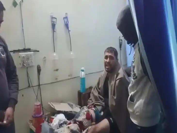 PANIPAT में वैध ने युवक के पैर की तोड़ी हड्डी, केस दर्ज, पढिए क्या है पूरा मामला