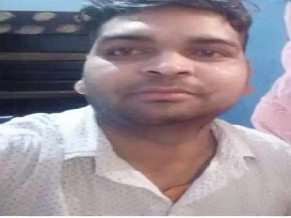 फाइनेंसरों से परेशान युवक ने फांसी लगाकर की आत्महत्या
