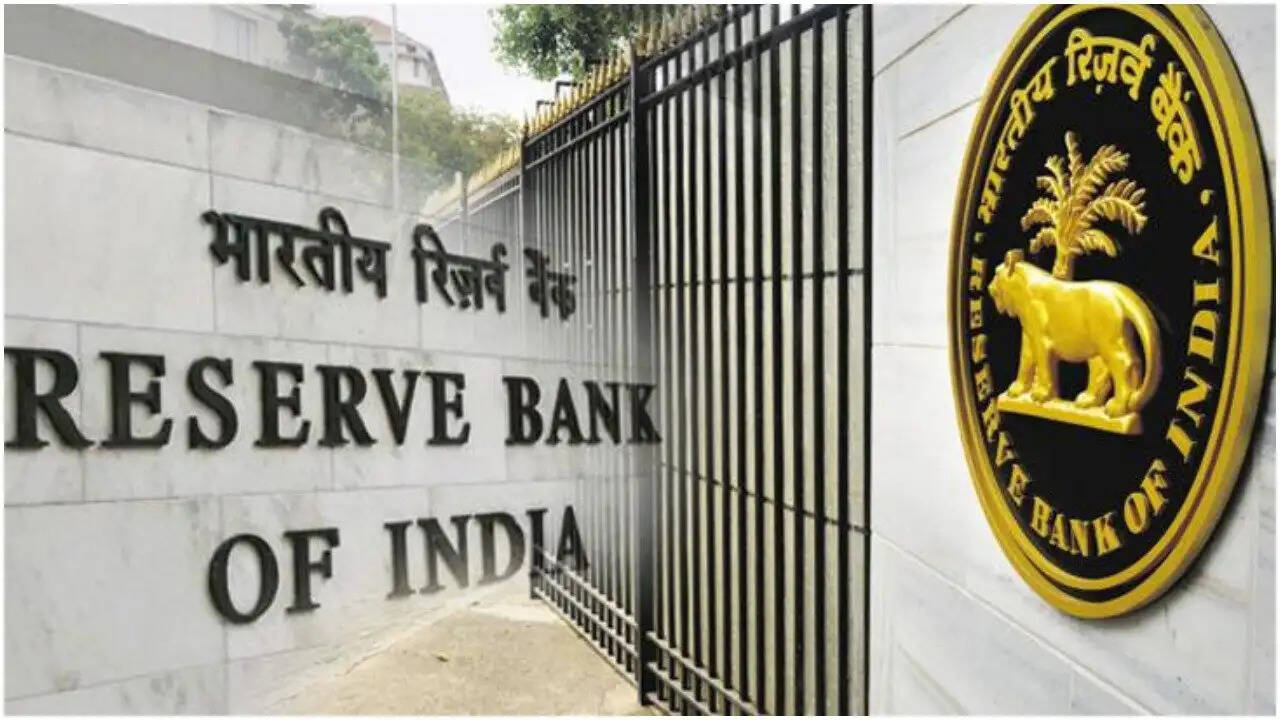 RBI ने 5000 रूपये से ज्यादा कि निकासी पर लगाई रोक, पढिए क्यों लिया ये फैसला