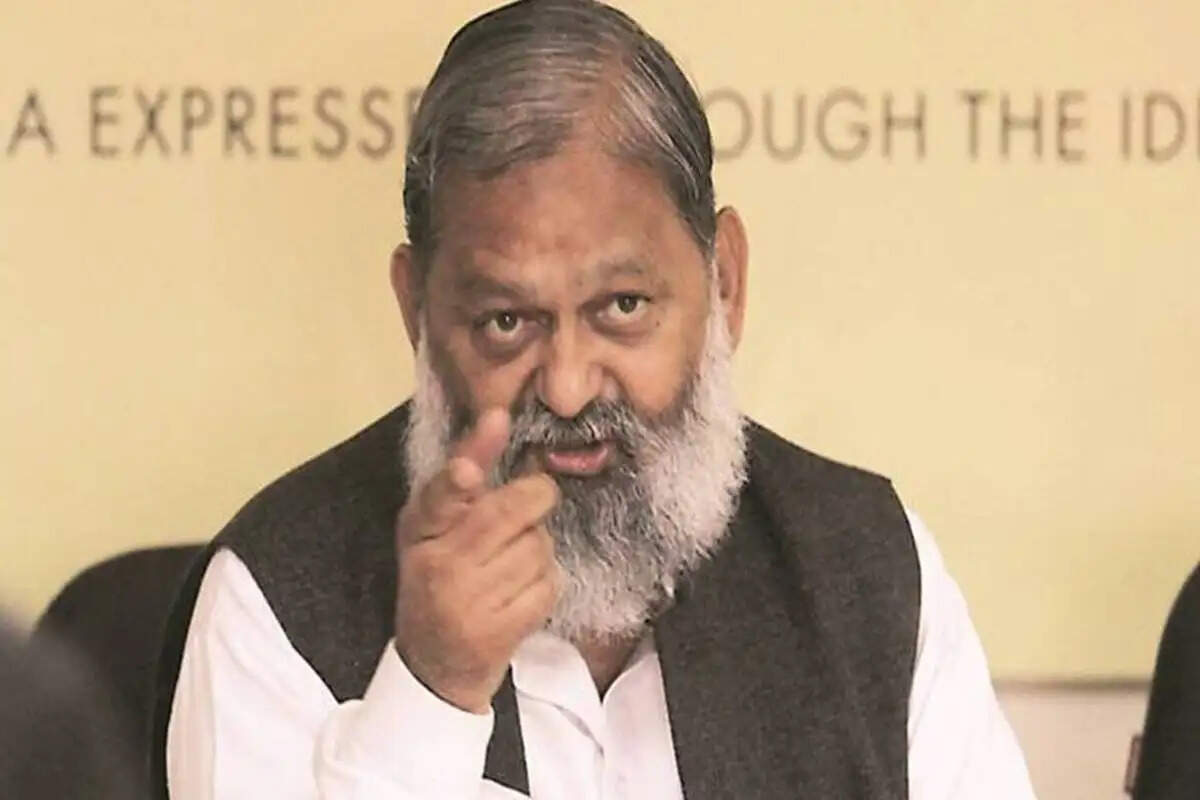 नशे का खात्मा करने के लिए अनिल विज ने ली अधिकारियों की मीटिंग, कही ये बात
