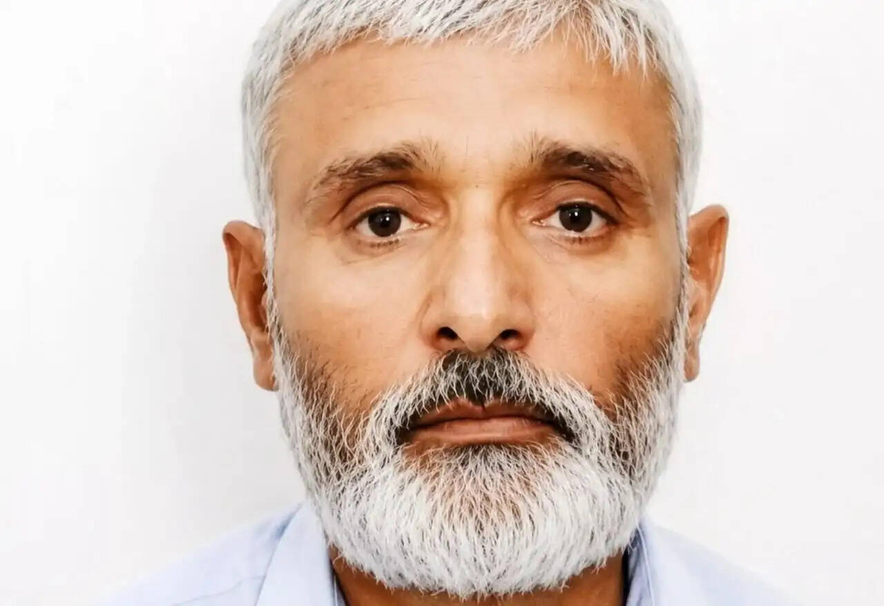 रेवाड़ी डाकघर में रिटायर्ड हेडमास्टर के बैग से 74 हजार चोरी, ब्लेड से काटा बैग!