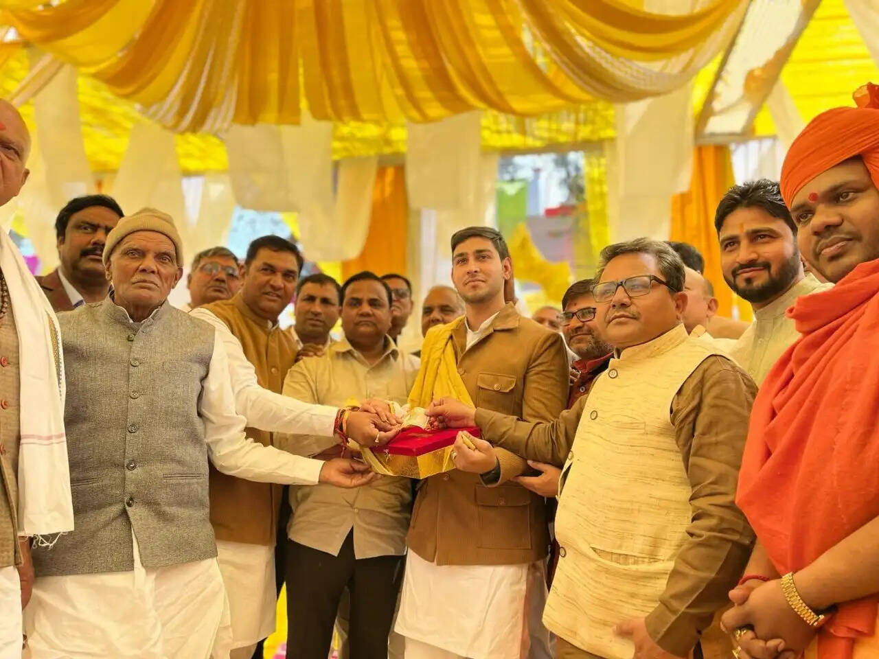 BJP नेता ने नहीं लिया दहेज,1 रुपए में किया बेटे का रिश्ता