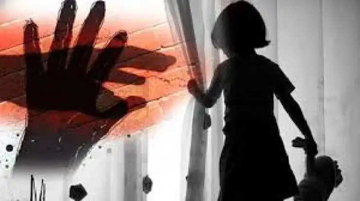 मां की हुई मौत तो पड़ोसी ने उठाया फायदा, 13 साल की बच्ची को बनाया हवस का शिकार