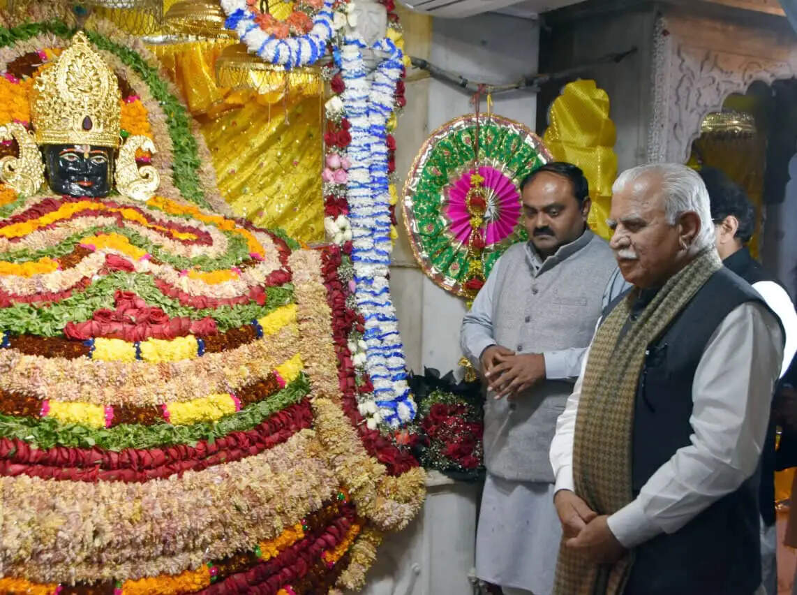 केंद्रीय मंत्री मनोहर लाल पानीपत पहुंचे,बोले- इस साल गांव दर्शन की यात्रा शुरू की