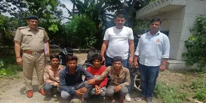 BIKE चोरी करने वाले गिरफ्तार, 1 मोबाईल और 4 Bike बरमाद