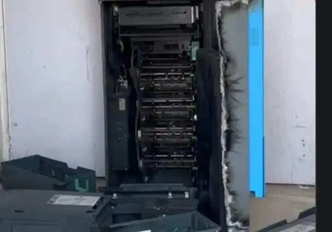 फरीदाबाद में गैस कटर से ATM काटकर 5.5 लाख की चोरी, एक ही दिन में 2 वारदात!