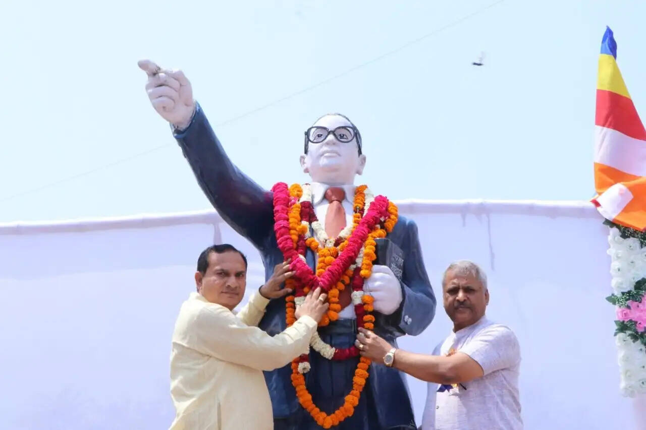 पानीपत के लघु सचिवालय में धूमधाम से मनाई गई डॉक्टर भीमराव अंबेडकर की जयंती