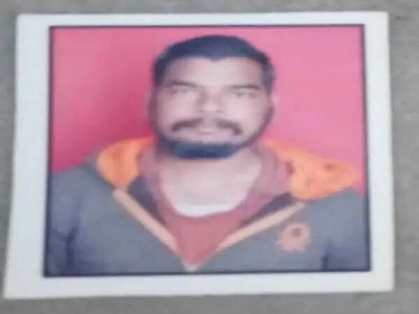 चाचा-भतीजे को अज्ञात वाहन ने मारी टक्कर, मौके पर दोनों की मौत
