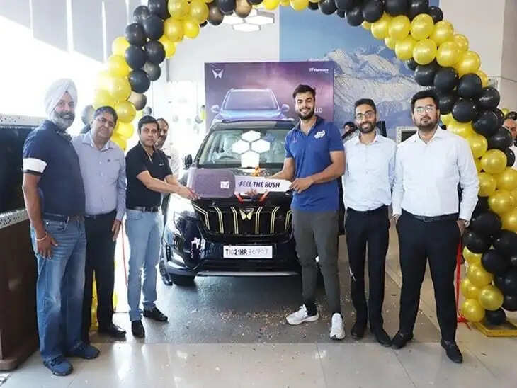 गोल्डन बॉय नीरज चोपड़ा को गिफ्ट मे मिली कस्टमाइज XUV700