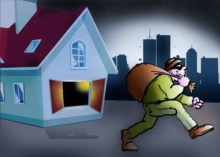 पानी-पीने के लिए घर में घुसा अज्ञात युवक, 75 हजार की नकदी पर किया हाथ साफ