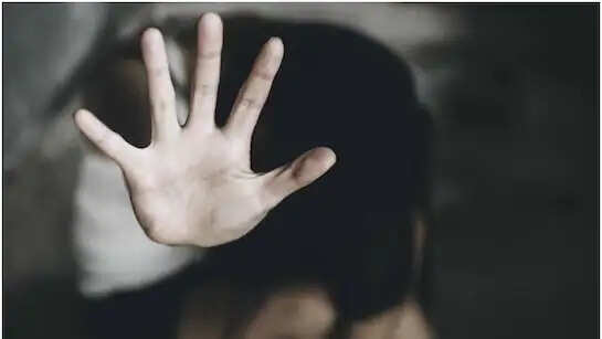 12वी की छात्रा के साथ बस ड्राइवर ने कि गंदी हरकत ,मामले का खुलासा