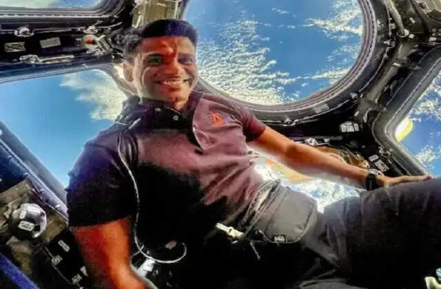 Breaking:- 20 दिन बाद अंतरिक्ष से पृथ्वी पर लौटे शुभांशु, समंदर में लैंड हुआ GRACE