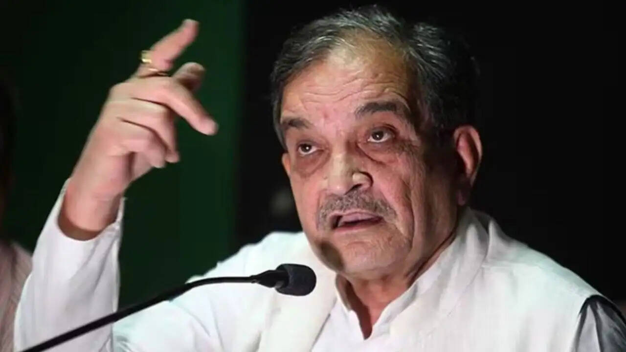 हरियाणा के पूर्व मंत्री बीरेंद्र सिंह आज जॉइन करेंगे कांग्रेस, पत्नी भी साथ रहेंगी मौजूद