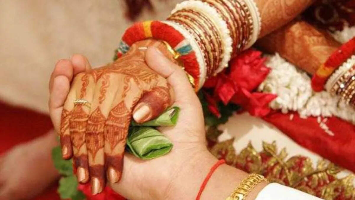 हरियाणा में बर्फी को लेकर दूल्हा-दुल्हन में लड़ाई, भरें मंडप में टूट गई शादी, पुलिस और कई गांव के पंचायत मौके पर