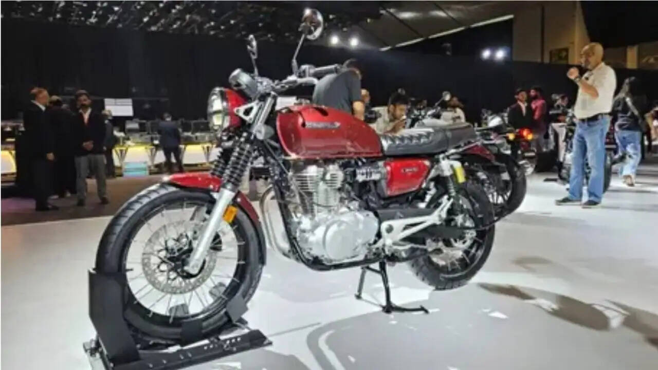 बुलेट को टक्कर देने के लिए Honda ने लॉन्च की नई 501cc रोडस्टर बाइक, स्टाइलिश और दमदार लुक