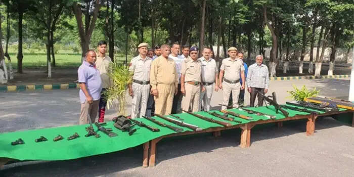 Panipat: हथियारों की प्रदर्शनी लगाकर अमर शहीदों की शहादत को किया गया नमन