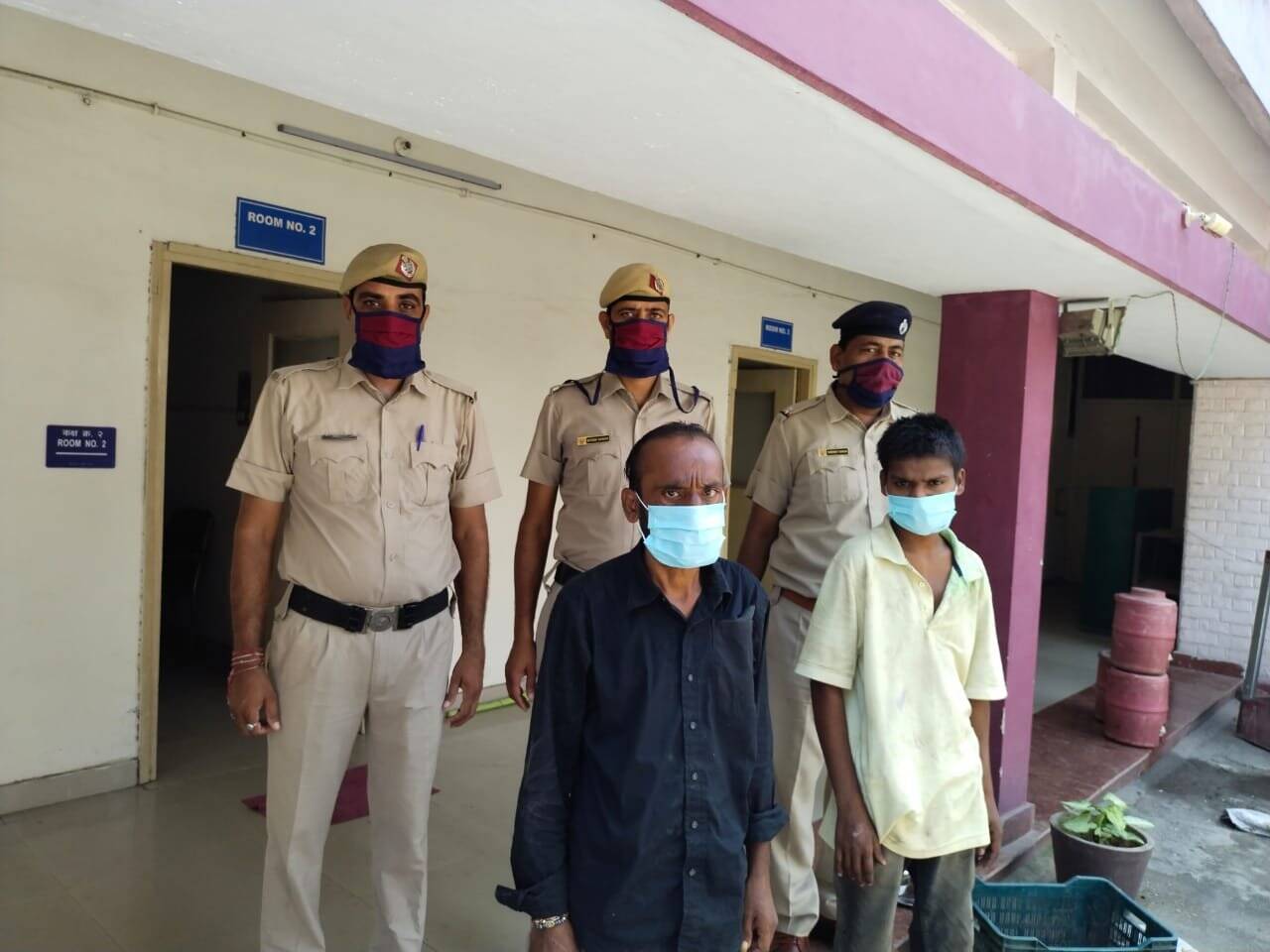 टेंट हाऊस के गोदाम मे चोरी करने वाले 2 आरोपित काबू, चोरी का सामान व 6 हजार रुपए बरामद