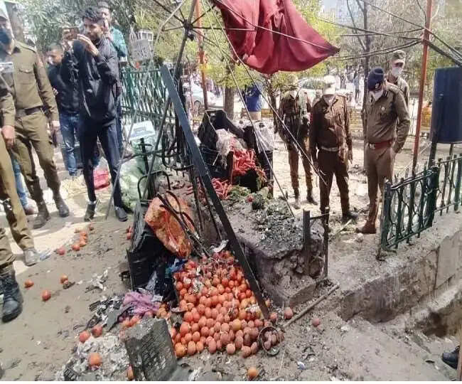 जम्मू-कश्मीर: ऊधमपुर में विस्फोट, एक की मौत-14 घायल