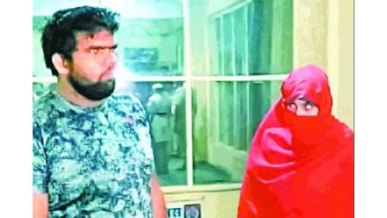 महिला पहलवान व भाई की हत्या के मुख्य आरोपी कोच की पत्नी व साला  गिरफ्तार, इनामी आरोपी अभी भी चल रहा फरार