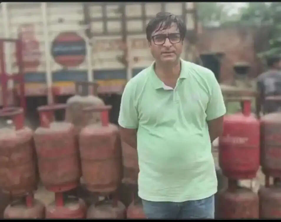झज्जर में गैस सिलेंडरों पर पड़ी रेड! घरेलू गैस का गलत इस्तेमाल पड़ा भारी!