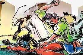 बेटे ने पिता को शराब पीने से किया मना, तो पिता ने बेटे पर किया हमला