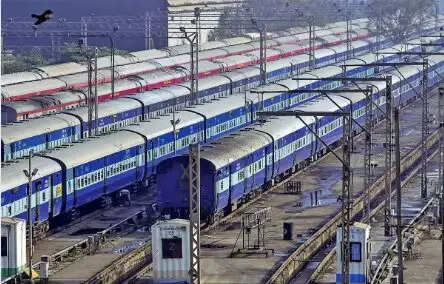 रेल यात्रियों के लिए जरुरी खबर, 1 जुलाई से महंगा हो जाएगा ट्रेन का सफर