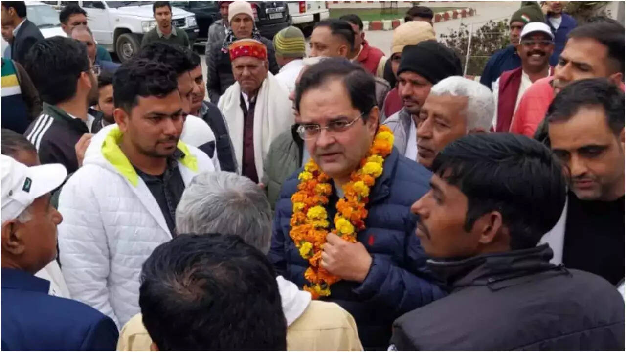 हरियाणा में BJP को झटका, सांसद बृजेन्द्र सिंह कांग्रेस मे शामिल