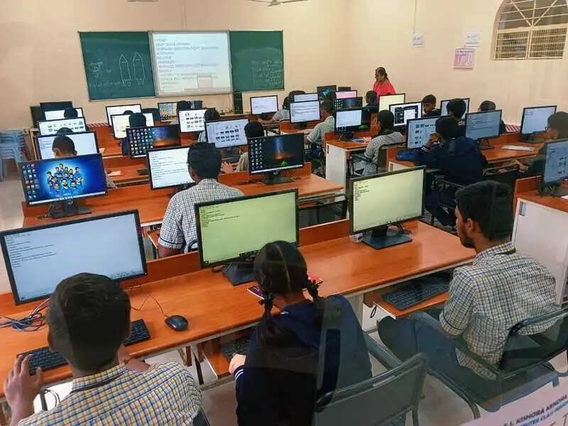 हरियाणा के 4400 कंप्यूटर फैकल्टी और लैब अटेंडेंट के लिए अच्छी खबर