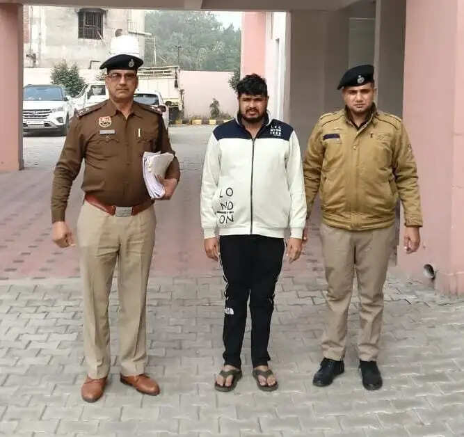 विदेश भेजने के नाम पर की थी लाखों ठगी, प्रोडक्शन वारंट पर लेकर आई PANIPAT पुलिस