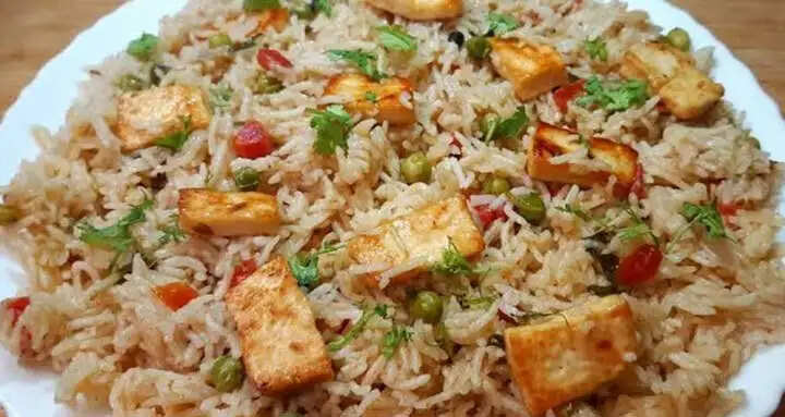 करवाचौथ व्रत खोलने के लिए डिनर में बनाएं ये हेल्दी डिशेज़