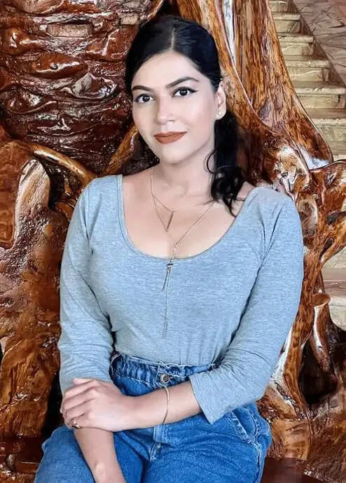 ब्यूटी विद ब्रेन है यह महिला अधिकारी, हफ्ते में सिर्फ 48 घंटे पढ़ाई कर क्रेक किया UPSC