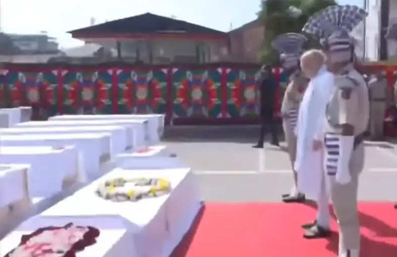Breaking:- पहलगाम आतंकी हमला में जान गंवाने वाले लोगों को गृह मंत्री अमित शाह ने दी श्रद्धांजलि