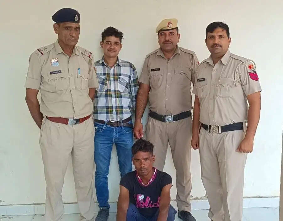 ह*त्या के मामले में फरार 10 हजार का इनामी आरोपी गिरफ्तार