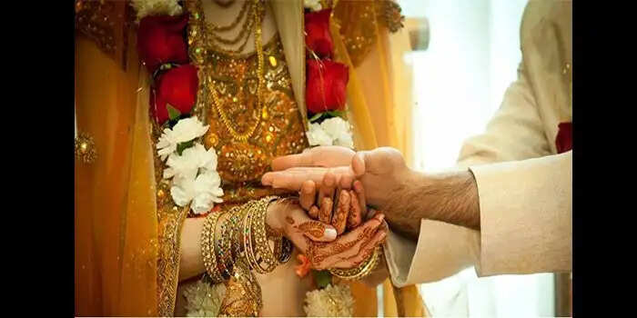 सलाखें देख घबराया दुष्कर्म का आरोपी, विधवा से रची शादी, पढिए पूरा मामला