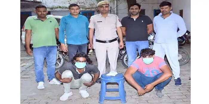 अवैध देशी पिस्तोल सहित युवक काबू, असला तस्कर  भी गिरफ्तार