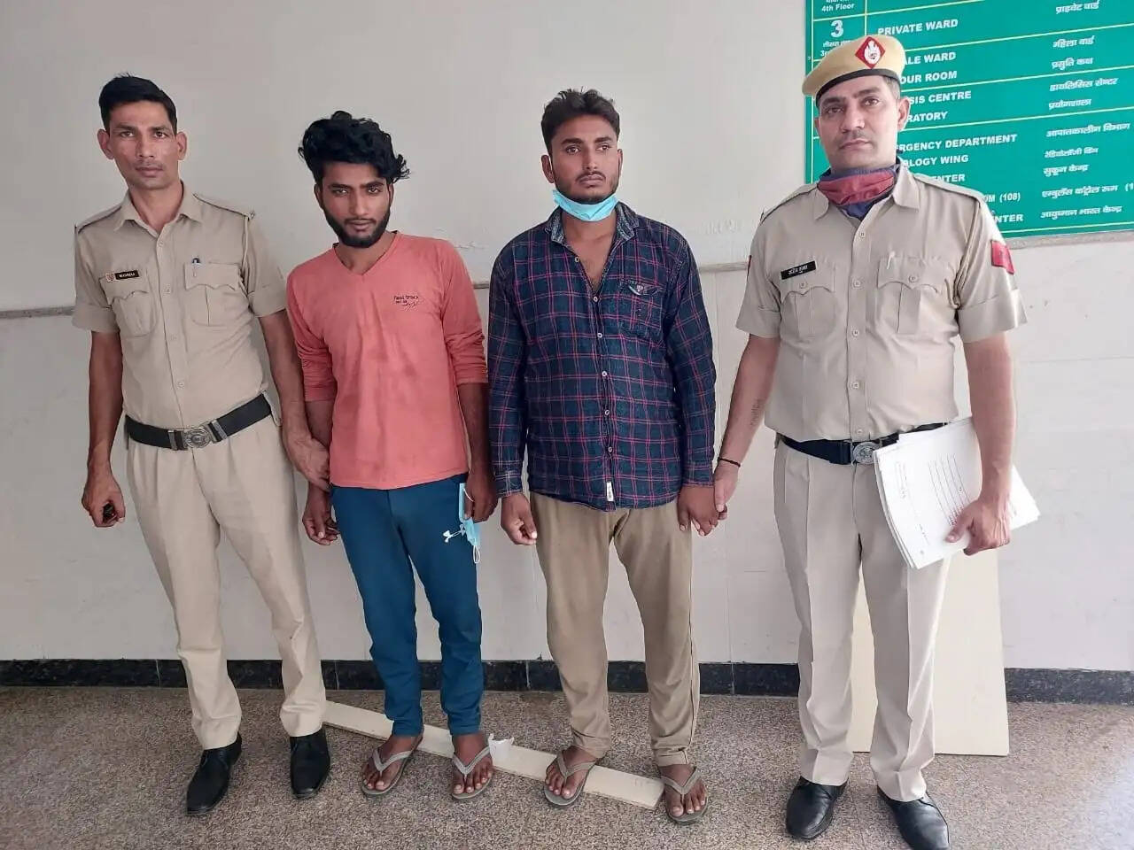 चोरी किए गए हैरो व वारदात मे प्रयोग ट्रैक्टर सहित 2 युवक काबू