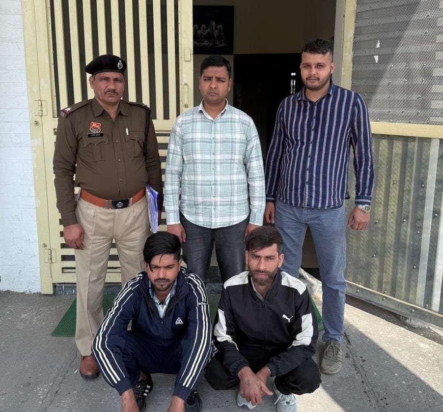 पानीपत:- आटो चालक से मारपीट कर लूट करने वाले 2 आरोपी गिरफ्तार, 3 हजार रूपए व चांदी का कड़ा बरामद