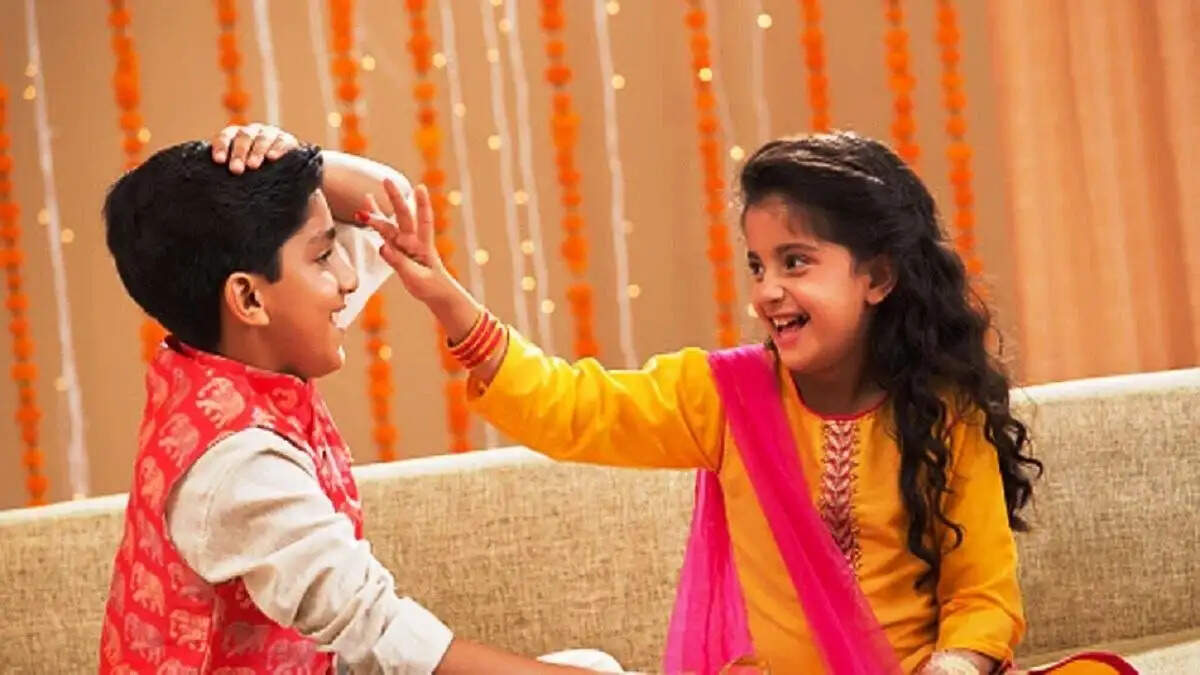 14 या 15 नवंबर, कब है भाई दूज? नोट करें शुभ मुहूर्त और पूजा समय