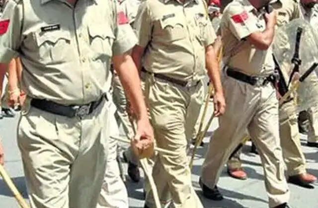 Haryana में पुलिसकर्मी डयूटी के दौरान नहीं चला सकेंगे फोन,होगी कार्यवाही&nbsp;&nbsp;