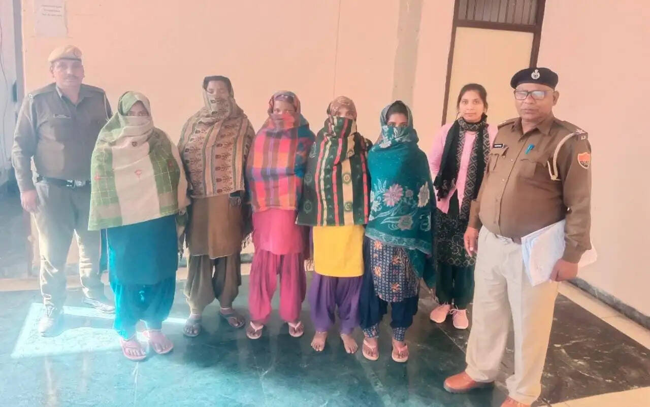 PANIPAT:- नगर पालिका परिसर में चोरी करने वाली 5 महिलाएं गिरफ्तार