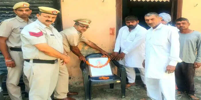 पुलिस शहीदी व पुलिस झंडा दिवस के तहत मुख्य सिपाही शहीद रणधीर सिंह के परिजनों को किया सम्मानित