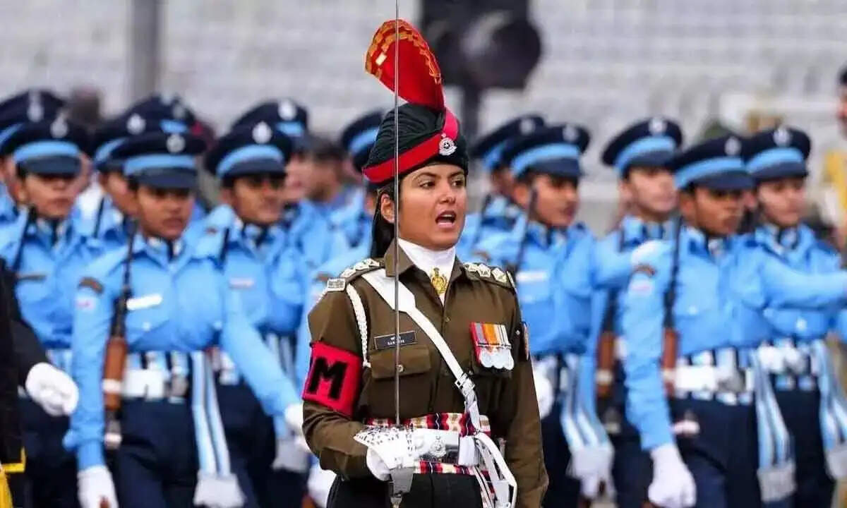 गणतंत्र दिवस पर 100 महिलाओं ने शंख बजाकर परेड का शुभारंभ किया