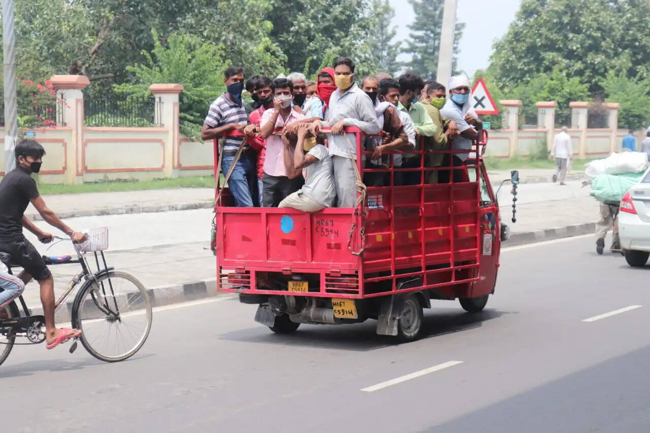 पानीपत के नेशनल हाईवे पर पुलिस मुस्‍तैद, आंसू गैस के गोलों के साथ जवान तैनात