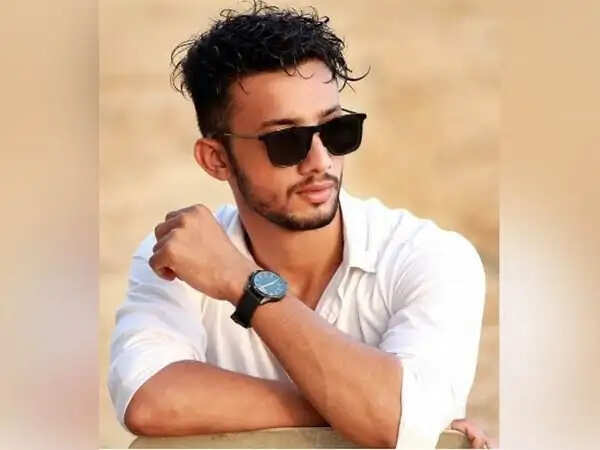 नाबालिग लड़की को छेड़ रहे 3-4 बदमाशों को बॉक्सर ने टोका, चाकू घोंपकर उतार दिया मौत के घाट