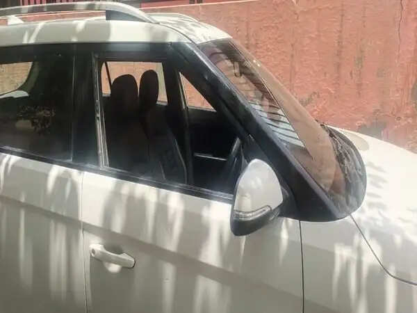 GT रोड पर खड़ी कार का शीशा तोड़कर रुपए से भरा बैग चुराया, 4 KM दूर मिला खाली बैग