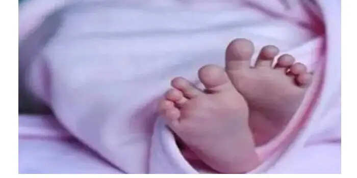 अस्पताल में नवजात बच्ची की संदिग्ध परिस्थितियों में हुई मौत, बच्ची के गले व नाक पर मिले निशान