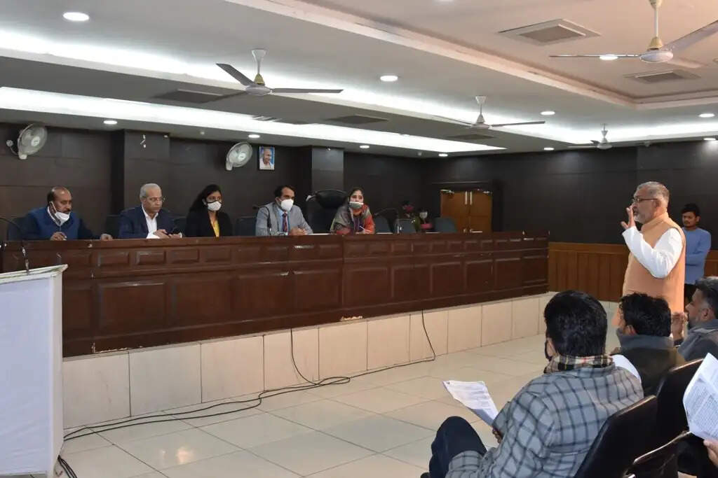 सचिवालय के पास निगम का नया ऑफिस बनाने का रखा प्रस्ताव तो पार्षद बोले..एग्रो मॉल क्यो नही ?