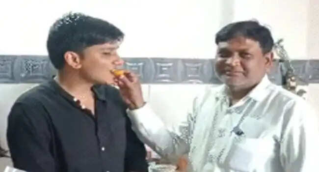 हरियाणा में टैक्सी ड्राइवर का बेटा बना IPS अफसर